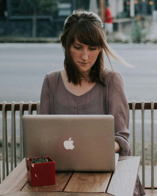 Apple Courses | Online Apple Lessons | Header Image | Royalwise